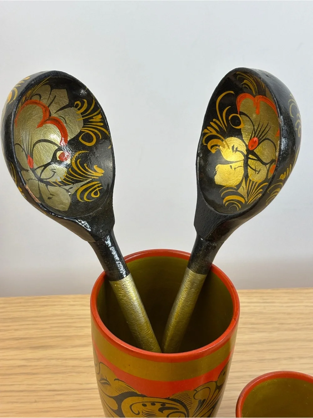 Traditional Russian Khokhloma Painted Wood Folk Art Style Cup/Spoon Set Red/Gold